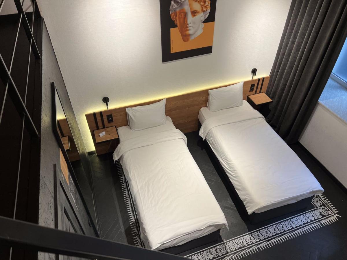 Globe Runner Hostel Κίεβο Εξωτερικό φωτογραφία